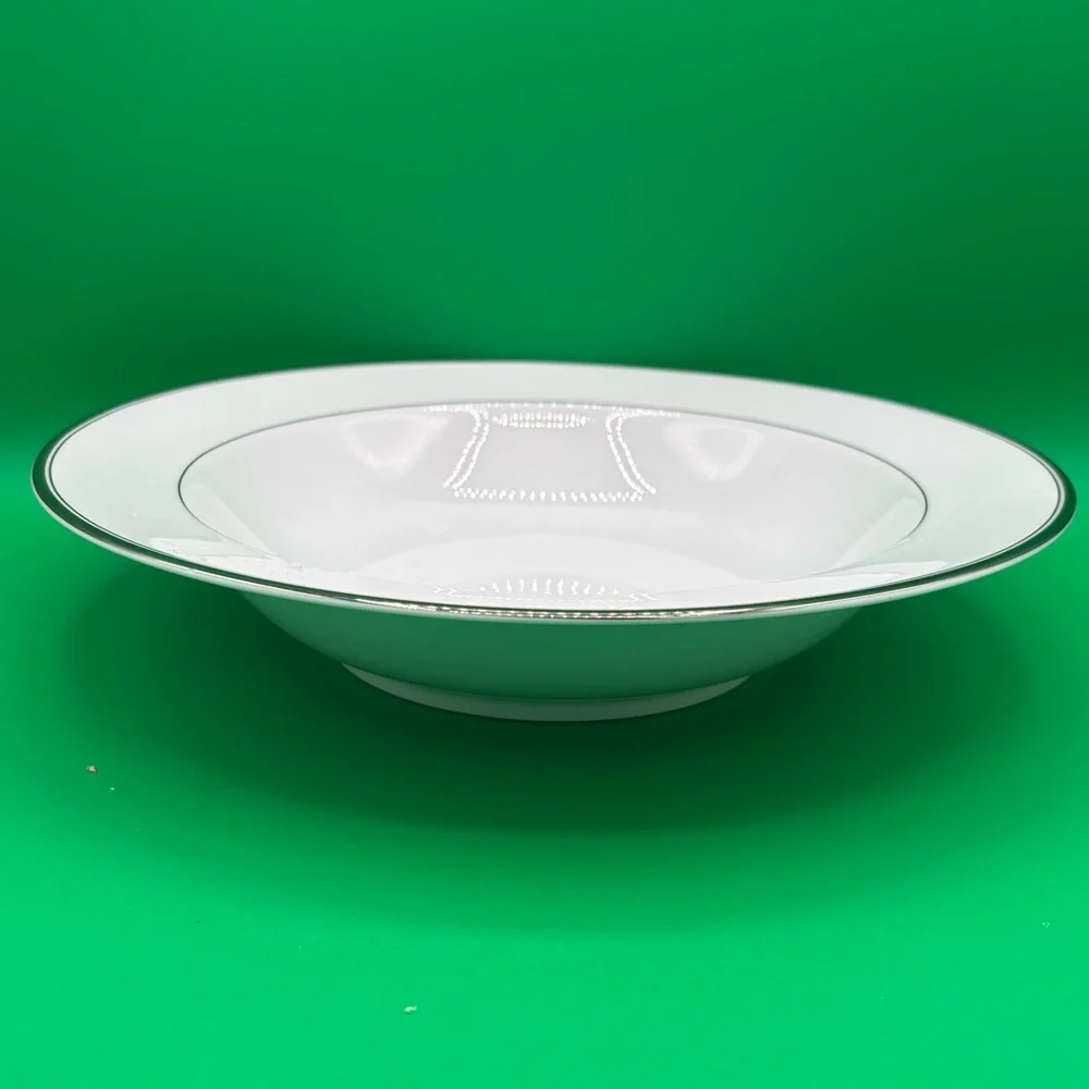 NWT Mikasa Classic Platinum (L3202) 10” Round Vegetable/ Fruit/ Side Dish Bowl